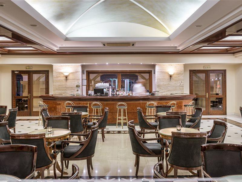 Mitsis Grand Hotel Rhodes City Exterior foto The bar at the hotel