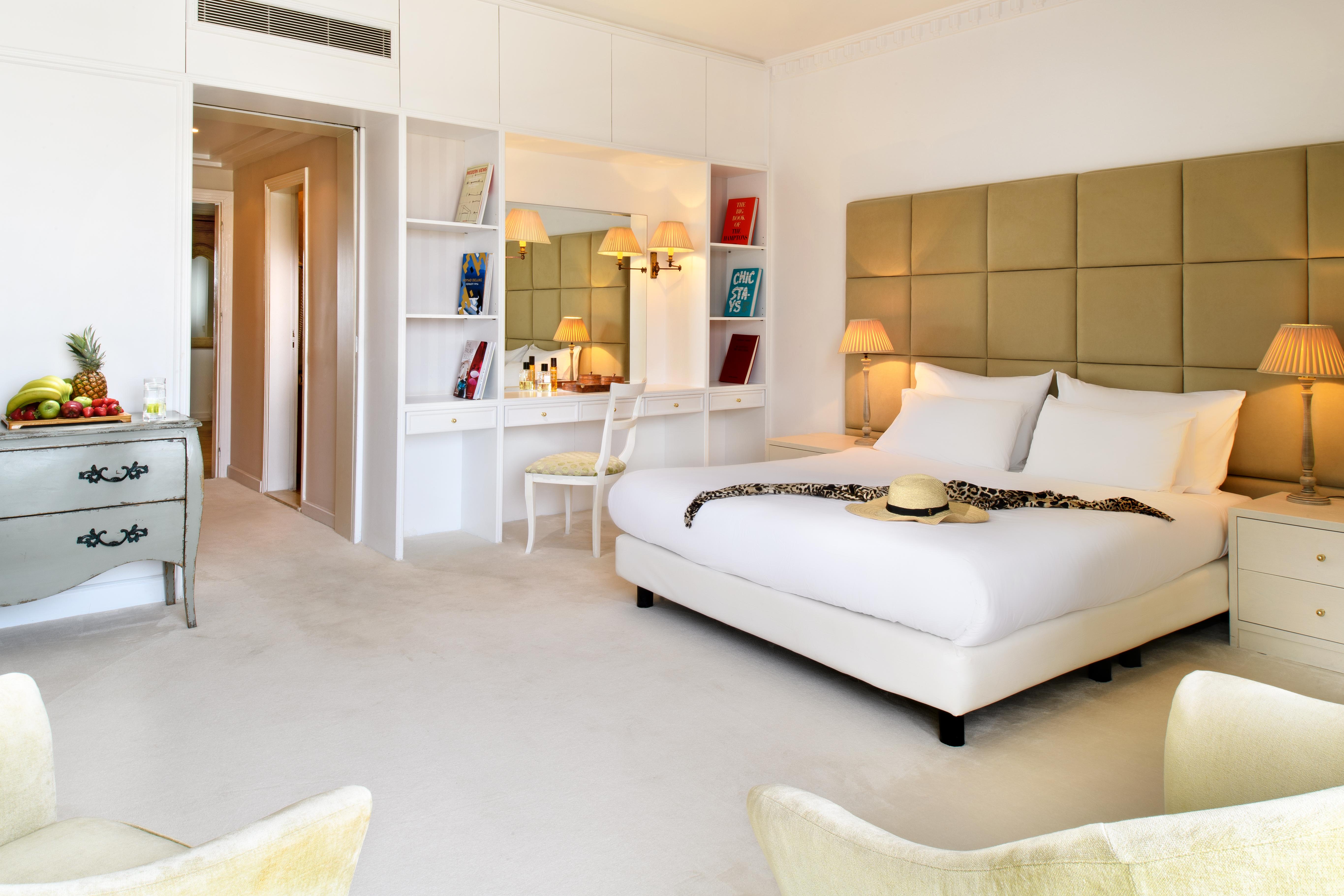 Mitsis Grand Hotel Rhodes City Exterior foto A room at the hotel