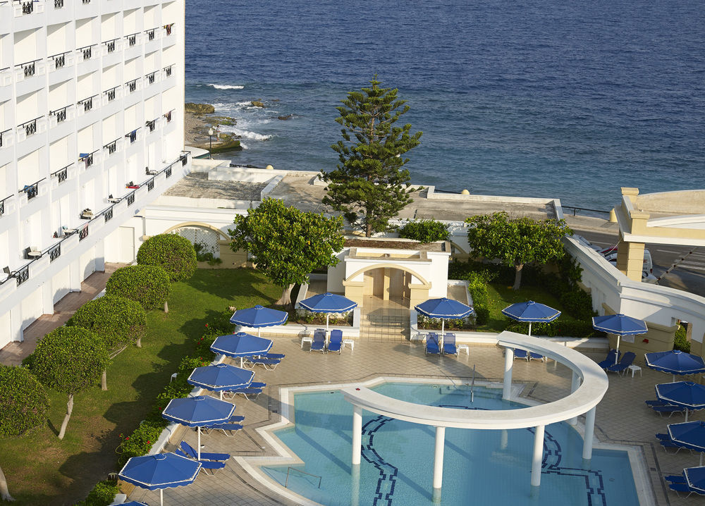 Mitsis Grand Hotel Rhodes City Exterior foto The pool at the Grand Hotel
