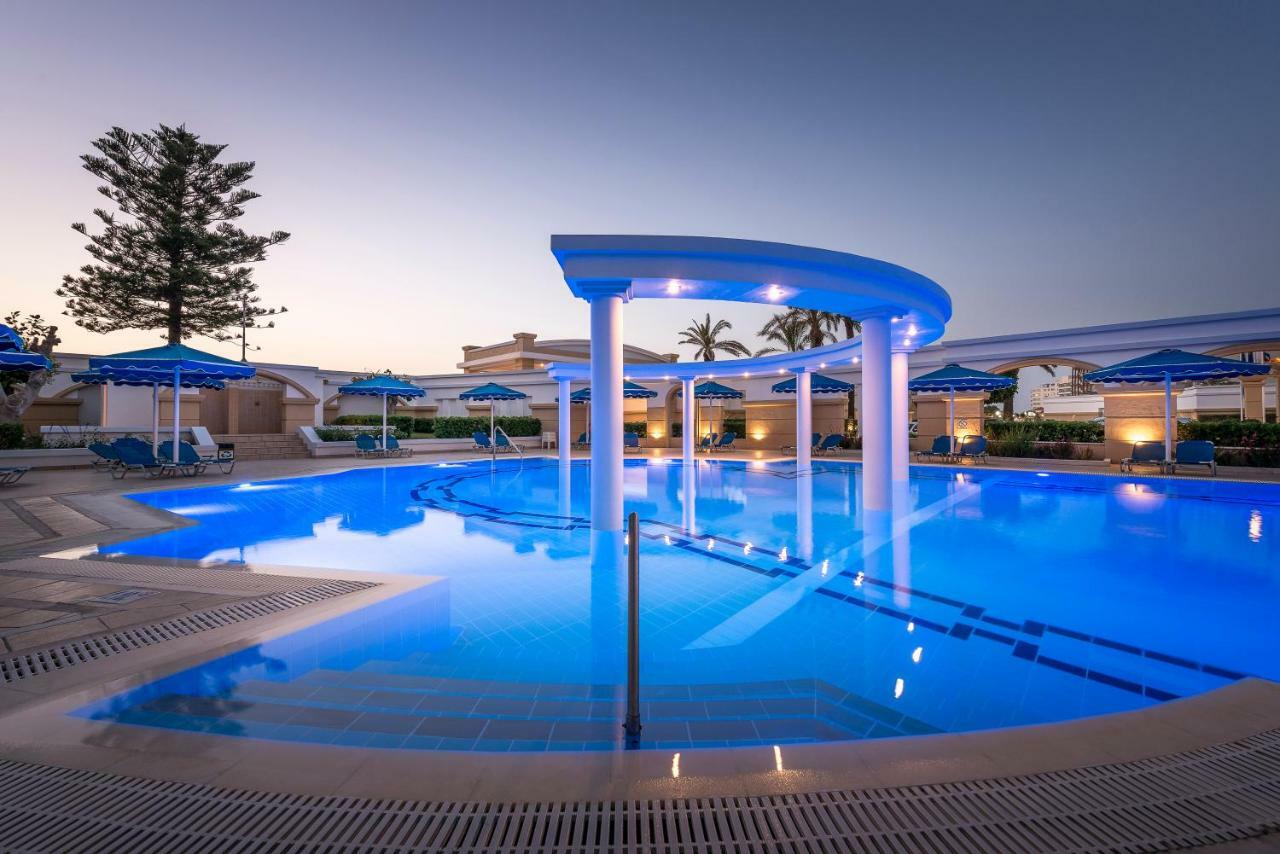 Mitsis Grand Hotel Rhodes City Exterior foto The swimming pool at the hotel