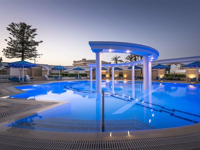 Mitsis Grand Hotel Rhodes City Exterior foto The swimming pool at the hotel